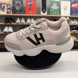 Vintage 1954 Havana Blush,Orange and Black Sneakers Size 7.5 Women's